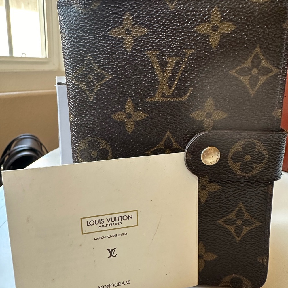 LV bifold wallet